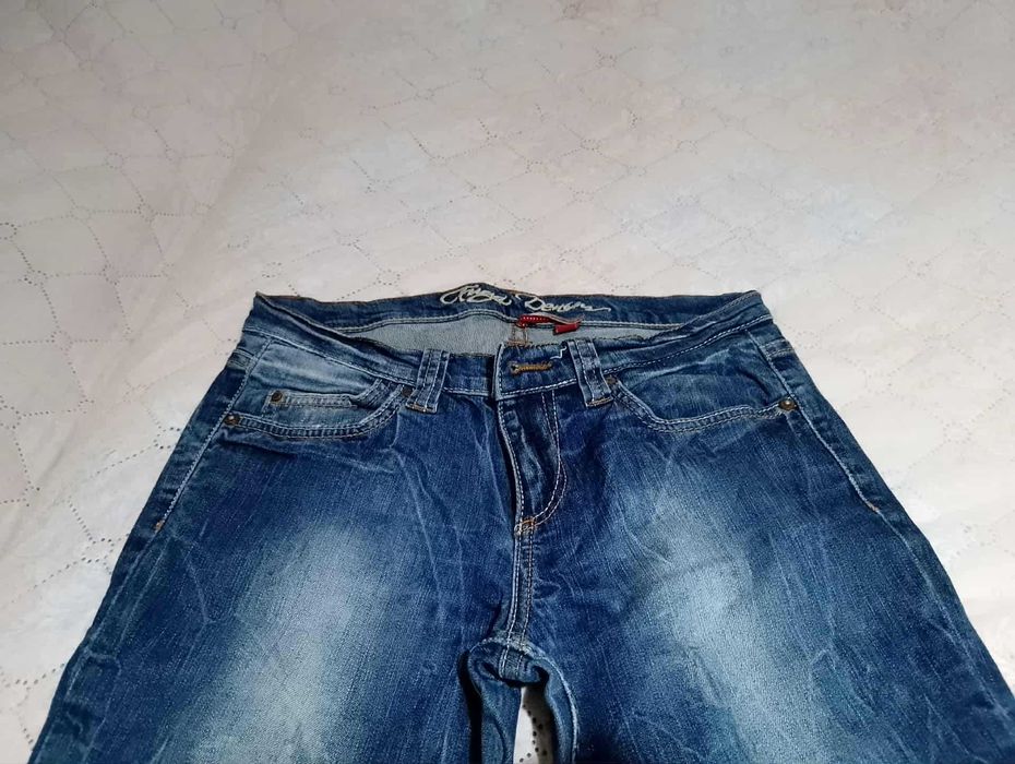 Ефектни дънки FUGA Denim - с изтъркан ефект, 27 лева, размер С/M