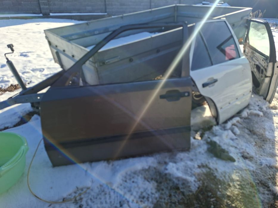 Кузовные части на мерседес 124