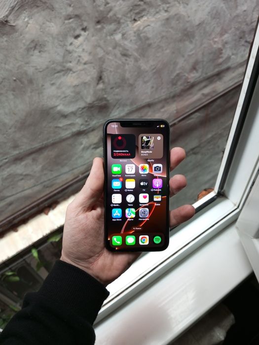 Apple iPhone X Black.