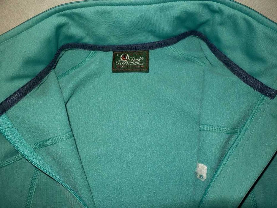 Jacheta softshell PEAK PERFORMANCE originala (dama S-XS) REDUCERE !