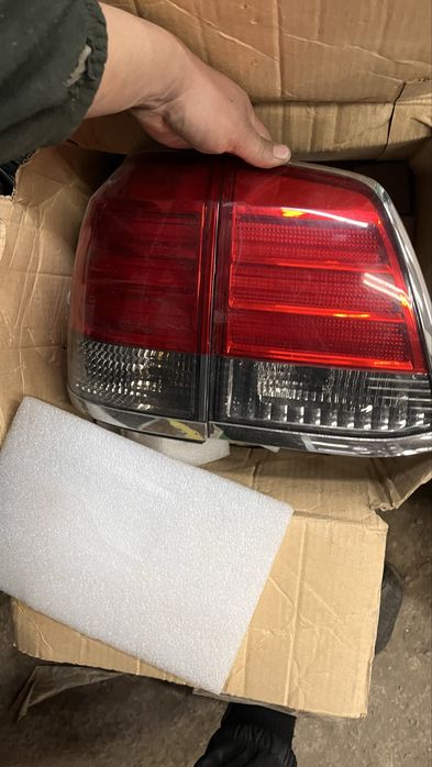 Задние фонари Ланд крузер 200