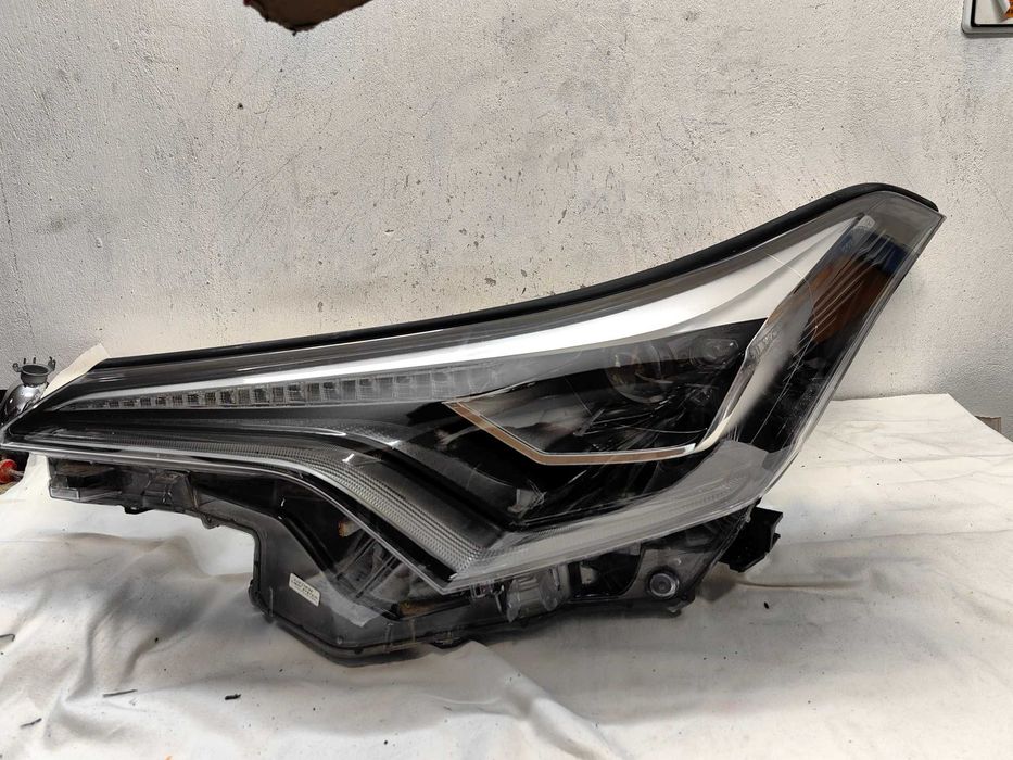 Оригинален фар Тойота  Toyota C-HR Full Led