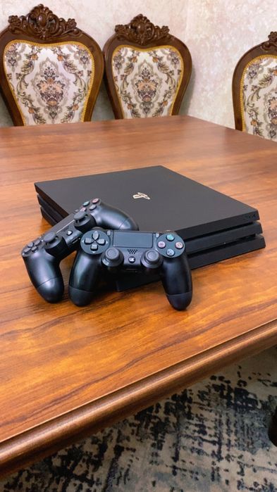 Ps4 Pro 1Tb idealniy