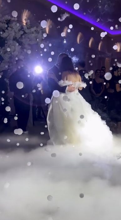 Fum greu & baloane cu fum - Dansul mirilor