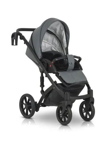 Продам детскую коляску 3 в 1