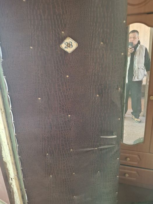 Бесплатно отдам двери