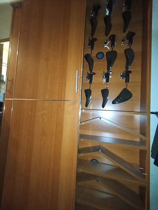 Продам шкаф для обуви