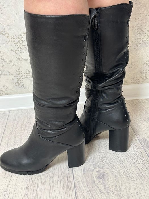 Продам женские сапоги зимние