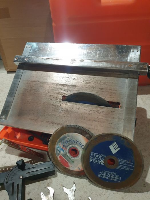 Mașină de tăiat gresie și faianță