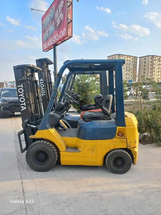 Тойота автокара юк кутариш вазн 1.5 тонна баланлиги 4.5метр кутаради