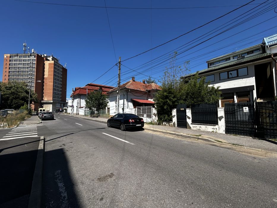 Casa langa Hotel Traian