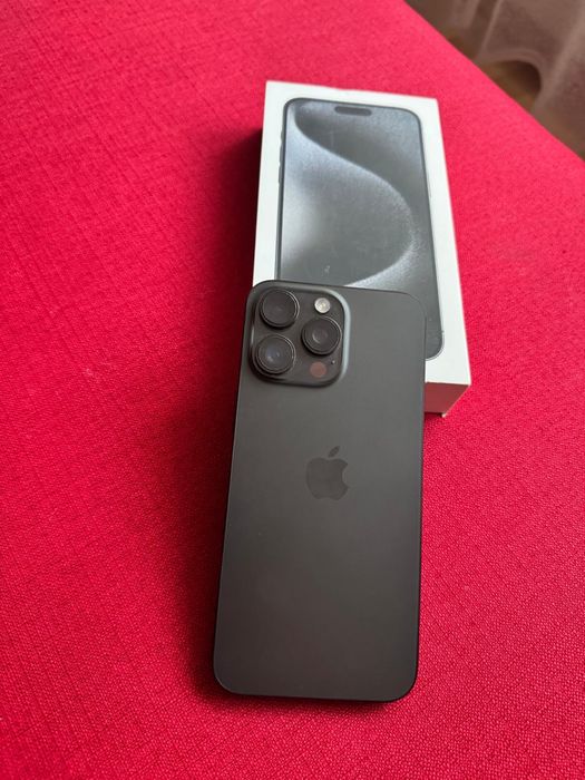 Vând IPhone 15 Pro Max, Black Titanium