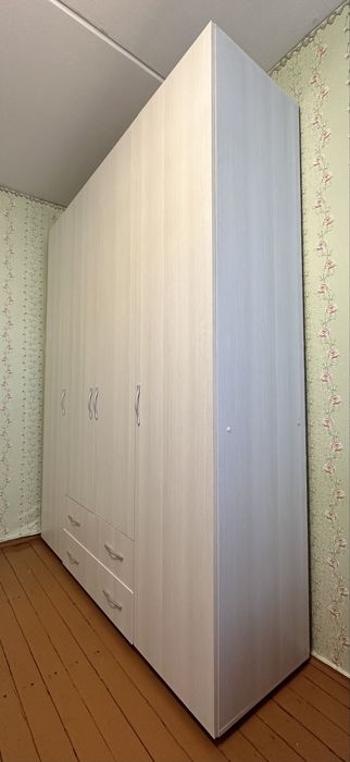 Шкаф (в отличном состоянии)