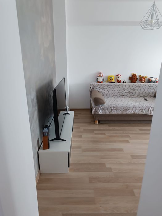 Apartament 3 camere de vanzare