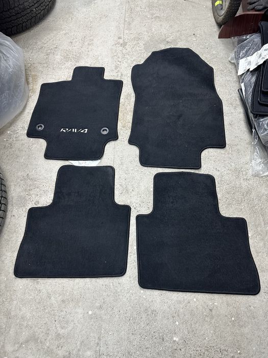 Родные коврики от RAV-4!
