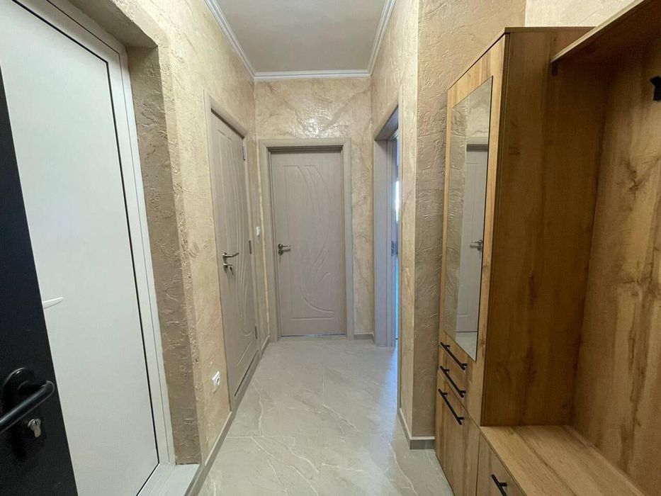 Дава се под наем Двустаен апартамент в Бургас, Меден рудник - зона А - 72 кв.м за 382.5 € - Снимка #2