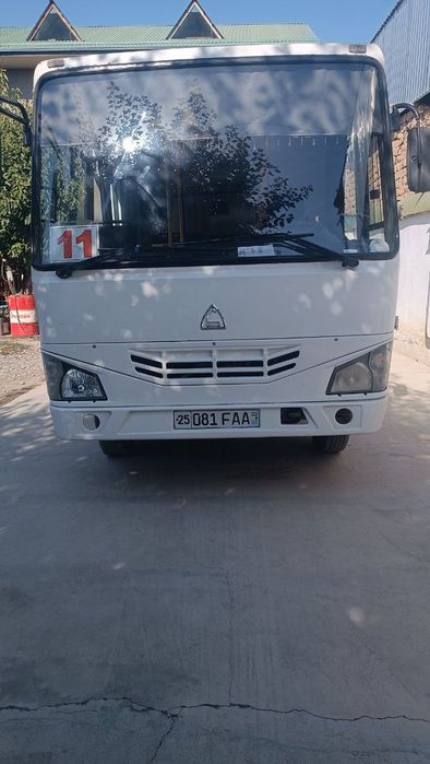 Isuzu avtobus 2013-yil