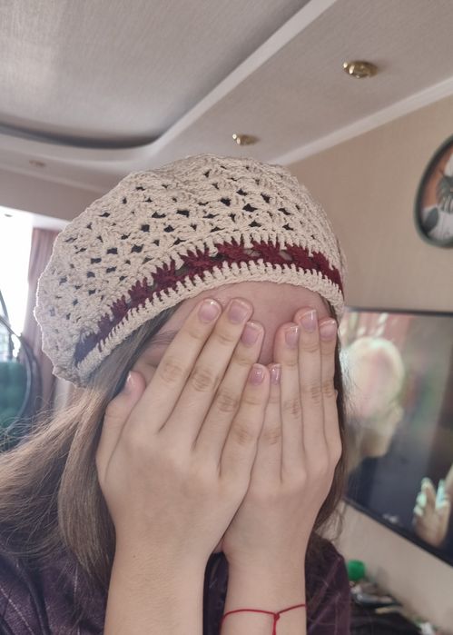 Береты и косынки.