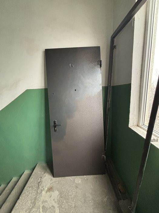 Продается дверь б/у