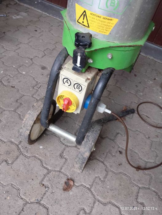 Дробилка за клони в много добро състояние