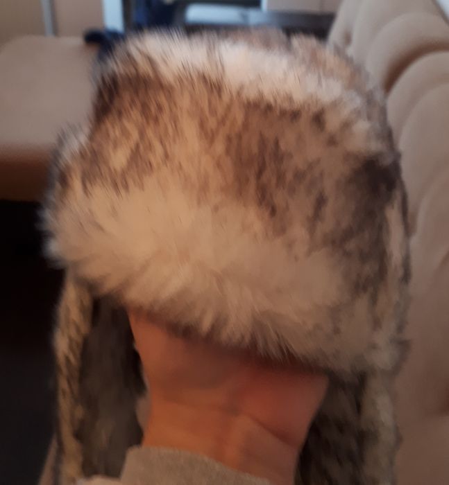 Vînd căciulă blănită pentru fete