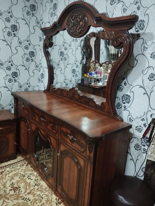 Stenka kamot stol stul nabor hammasi kamplekt sotiladi
