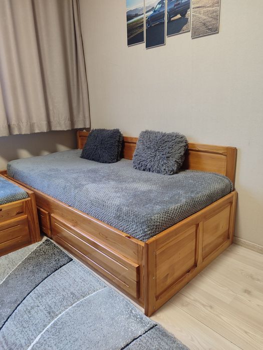 2бр. Дървени единични легла