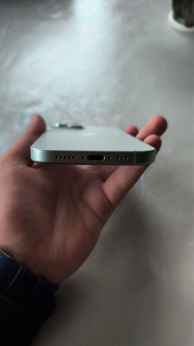 Айфон 15 срочно обменяю