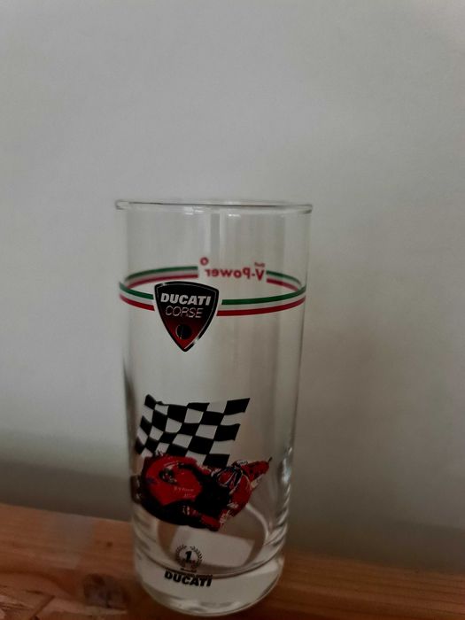 Стъклени чаши за вода Ferrari