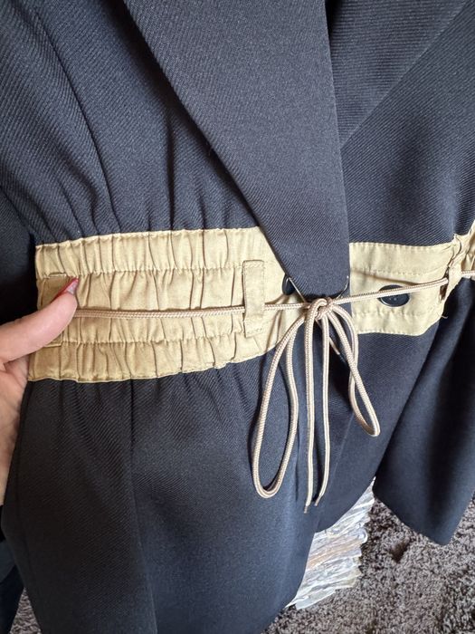 Дамски костюм на бранда Evis