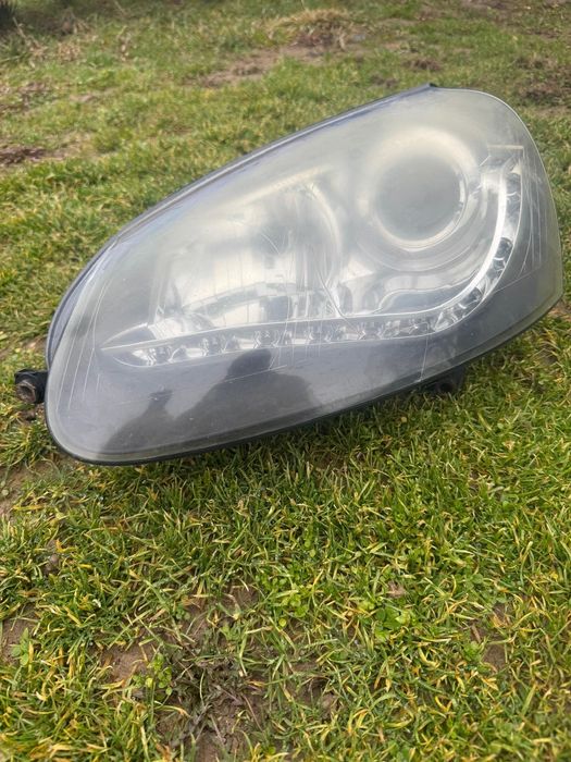 Faruri Volkswagen Golf 5