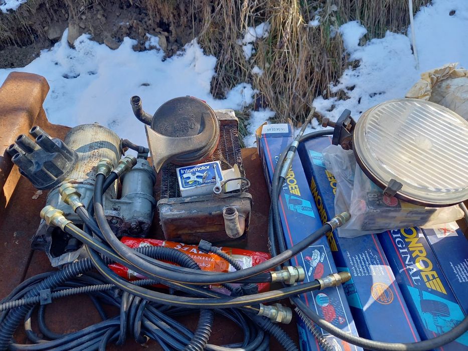 Piese noi Skoda S100 + autoturism Skoda S100 complet