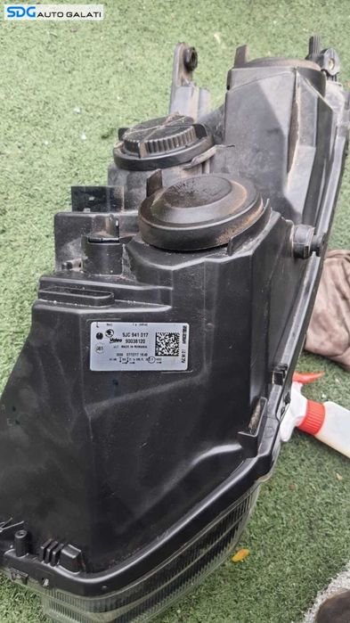 Far Stanga Skoda Rapid 2012 - 2017 Cod 5JC941017 [C1569]