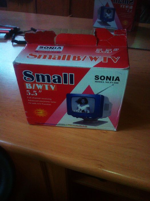 Продаю телевизор ч/б портативный