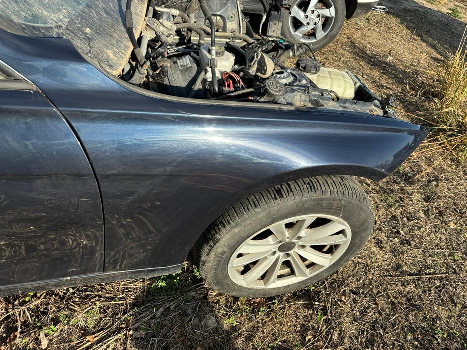 Dezmembrez BMW F30  316D cod culoare A89