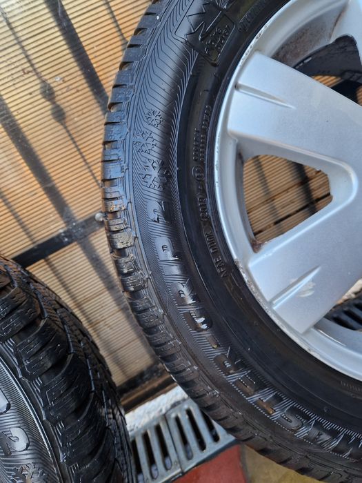 Jante aliaj ușor originale VW 5x112 cu anvelope de iarna