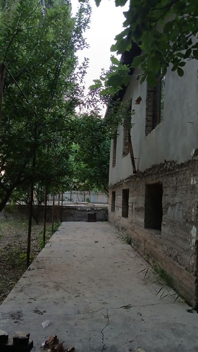 Sotiladi Dom Uchastka Uy Srochna