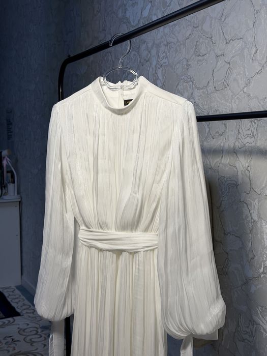 Вечернее платье. Размер 42.