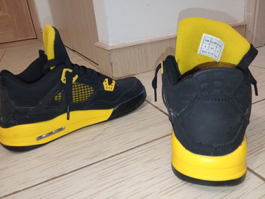 Adidași pentru baschet