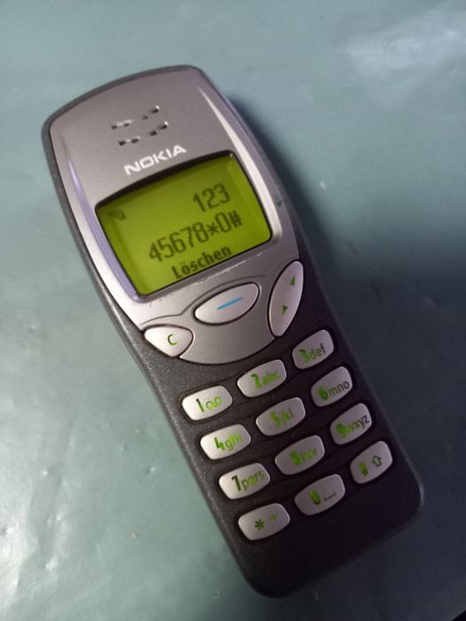 Vând telefon Nokia 3210, pt Colecționari sau Pasionați sau piese