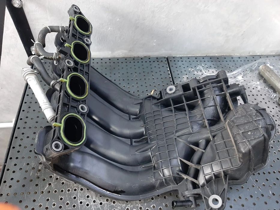 galerie admisie cu gaz 1.6b h4md7 dacia duster  140036159r