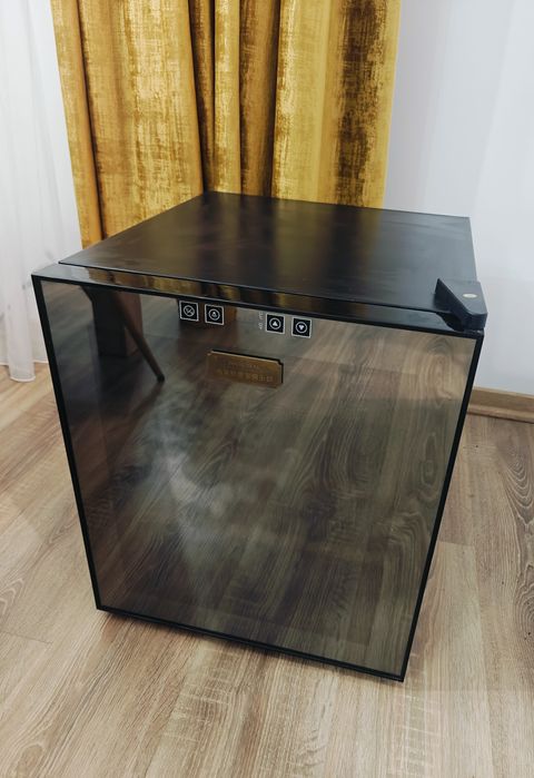 Frigider vinuri 50L, 70W