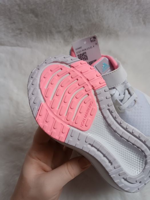 Нови детски обувки