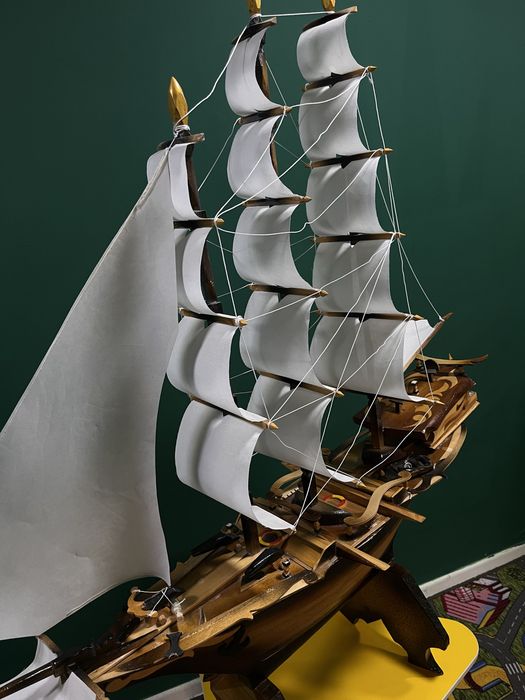 Кораблик из дерева