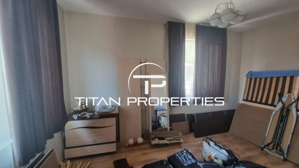 Продава се Четиристаен апартамент в Пловдив, Младежки Хълм - 120 кв.м за 2000 €/кв.м - Снимка #3