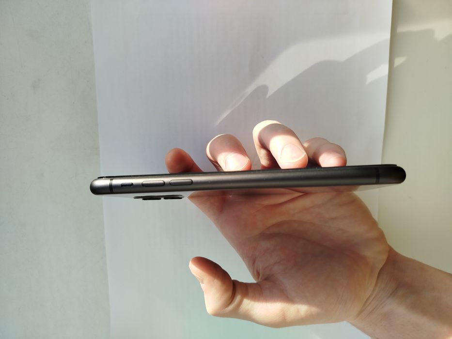 Продам Айфон 11/iphone 11