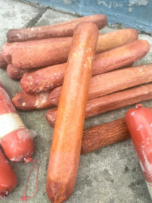 Итке мысыққа колбаса