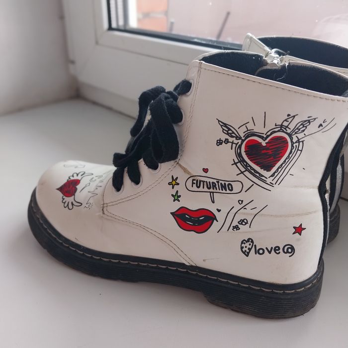 Продам детскую обувь дев 6-8 лет и мальчик 1-3 года