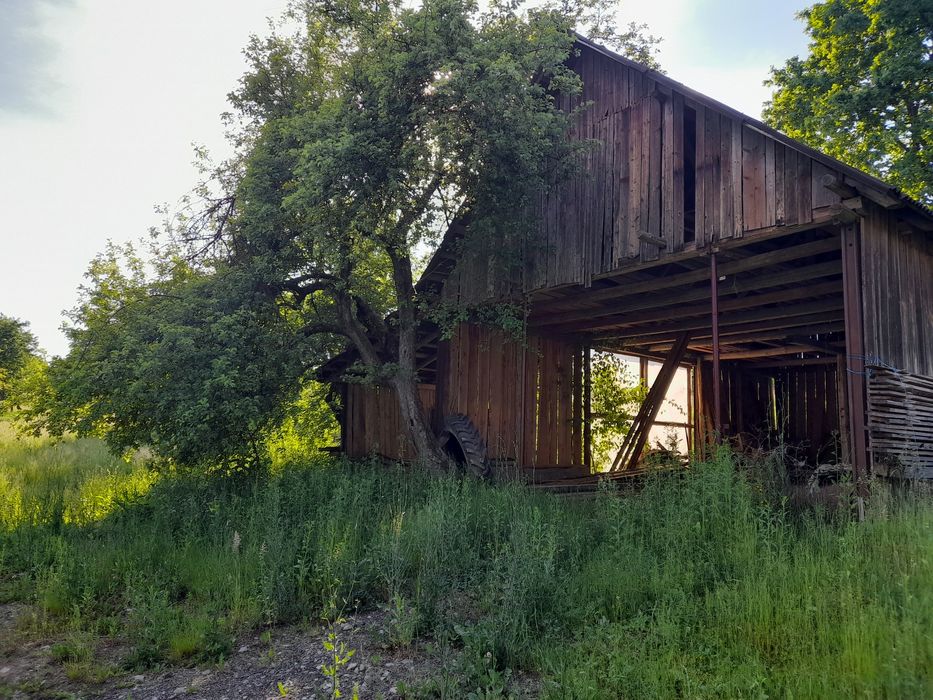 Vand teren intravilan cu constructie