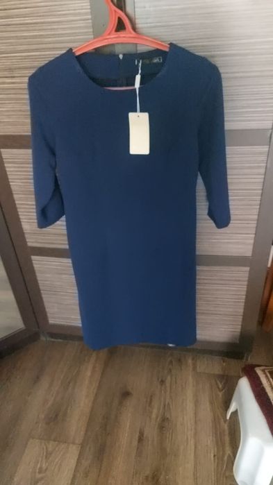 Платье срочно продам